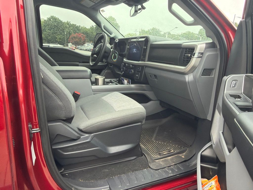 Used 2026 Ruby Red Metallic Ford XLT image 4
