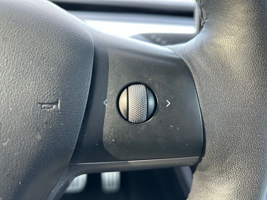 Thumbnail: 2021 Tesla Model Y - 17