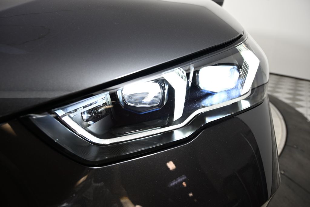 Thumbnail: 2026 BMW 5 Series - 9