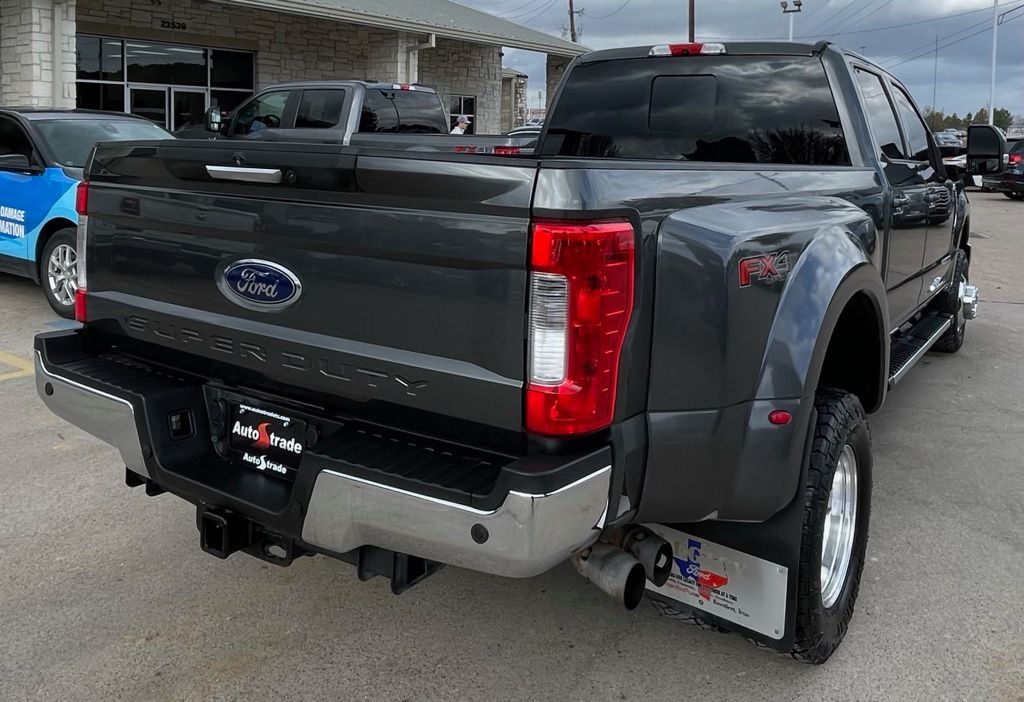 2019 Ford F-350SD Lariat - 4