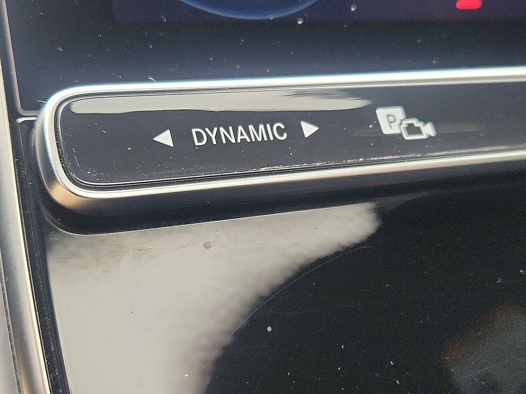 Thumbnail: 2025 Mercedes-Benz GLC - 24