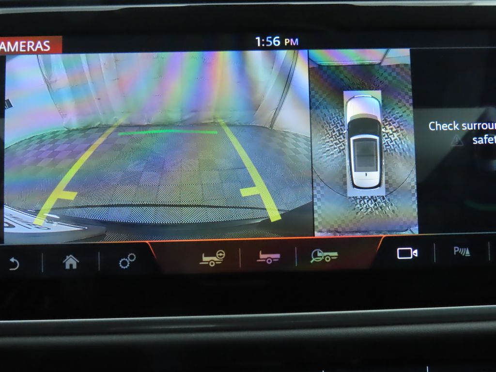 Thumbnail: 2021 Land Rover Range Rover - 16