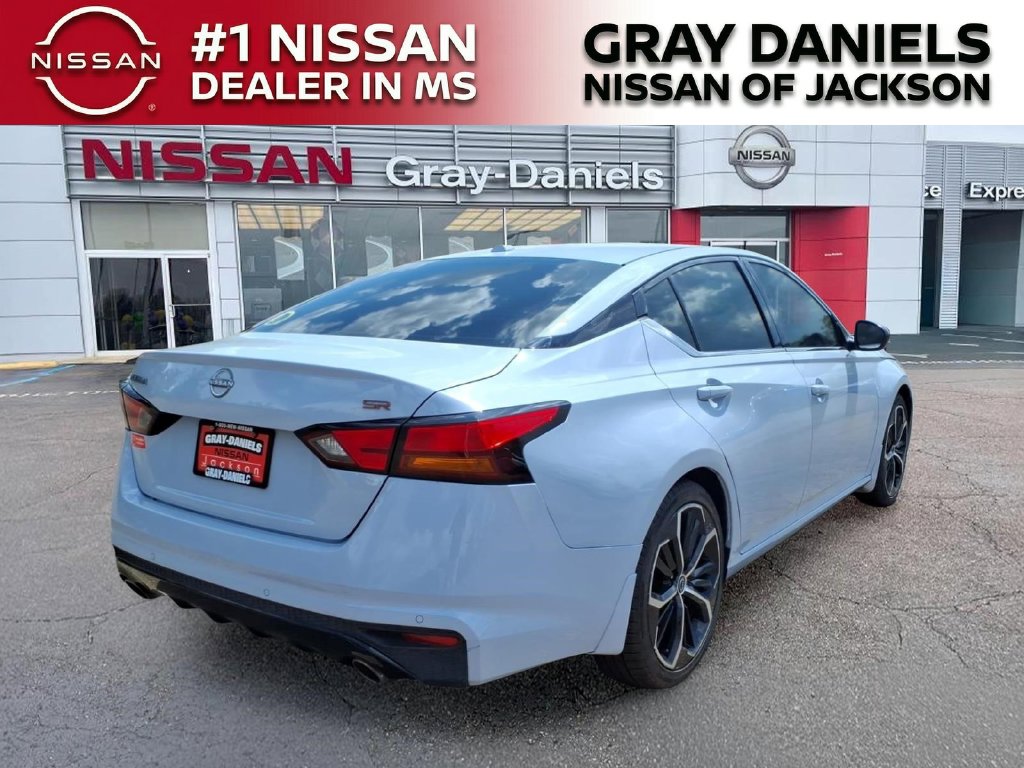 Used 2024 Nissan Altima Sedan