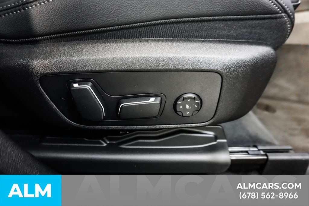 Used 2025 Black BMW xDrive30i image 50