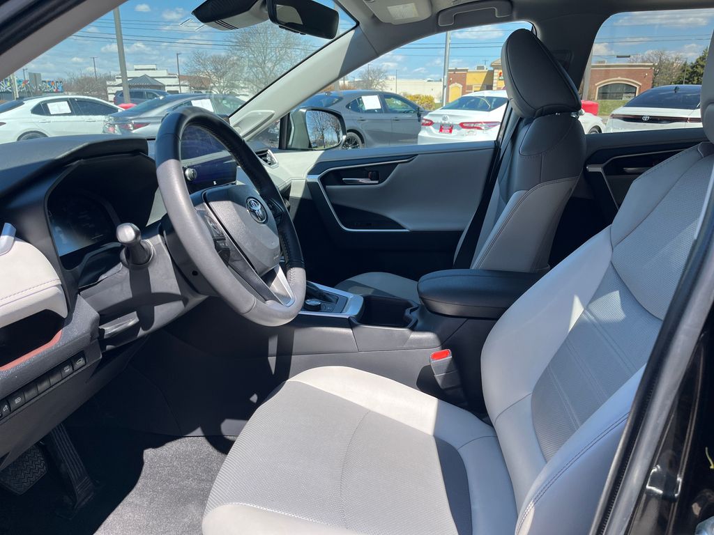 2023 Toyota RAV4 Hybrid Limited photo
