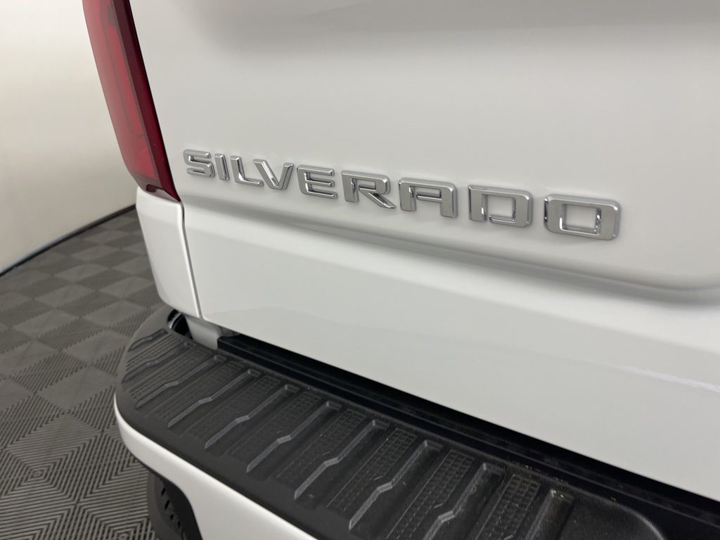 Thumbnail: 2026 Chevrolet Silverado 1500 - 21