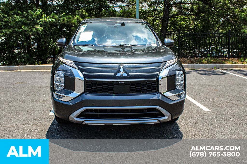 Used 2025 Gray Mitsubishi SE image 9