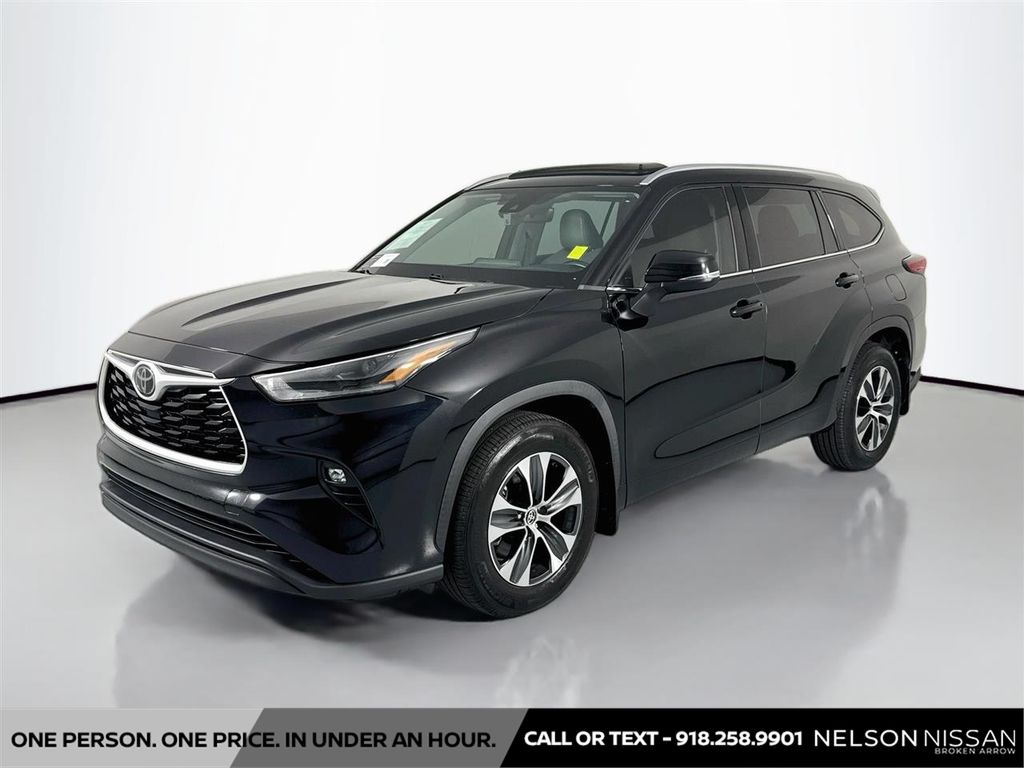 Midnight Black Metallic 2021 Toyota Highlander SUV / Crossover Front-Wheel Drive 8-Speed Automatic