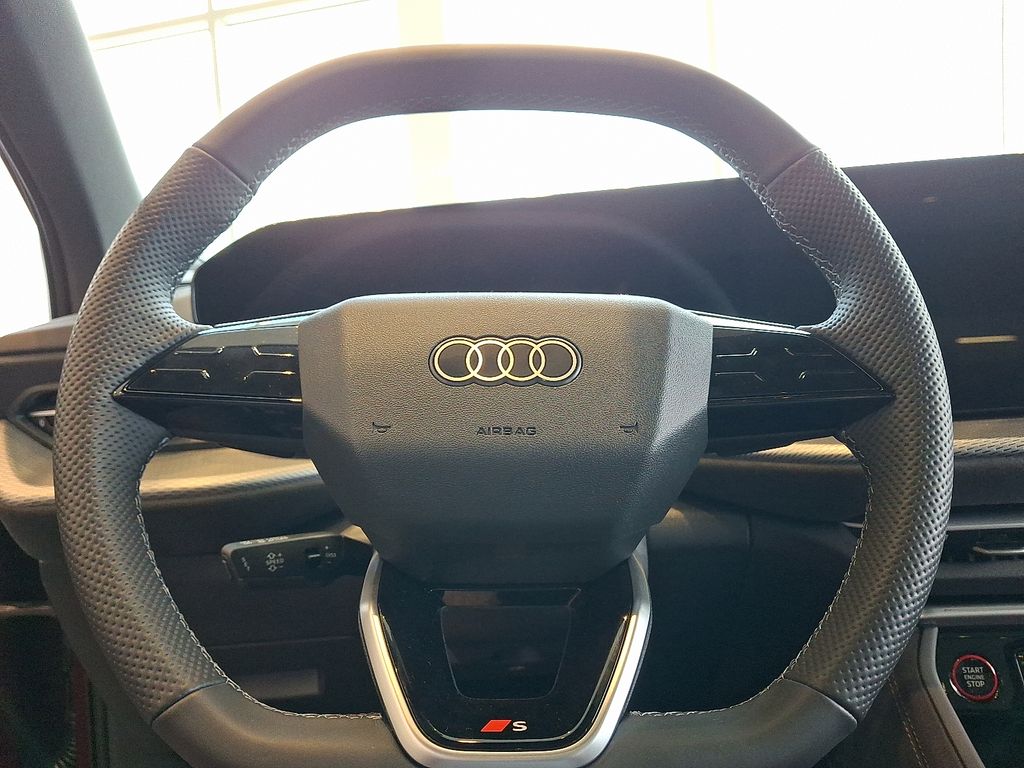 Thumbnail: 2025 Audi SQ5 - 12