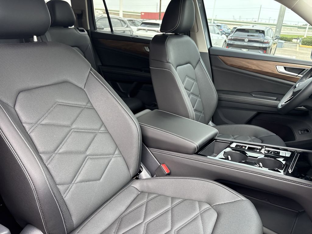 New 2025 Gray Volkswagen 2.0T SE w/Technology image 22
