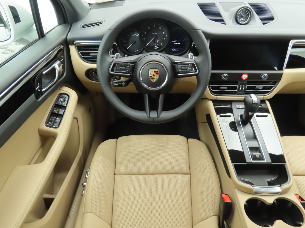 Thumbnail: 2025 Porsche Macan - 13