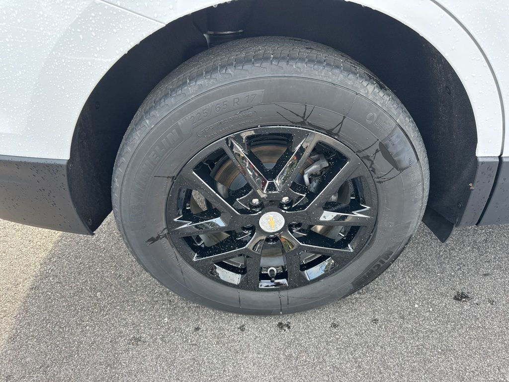 2022 Summit White Chevrolet Equinox LT FWD SUV