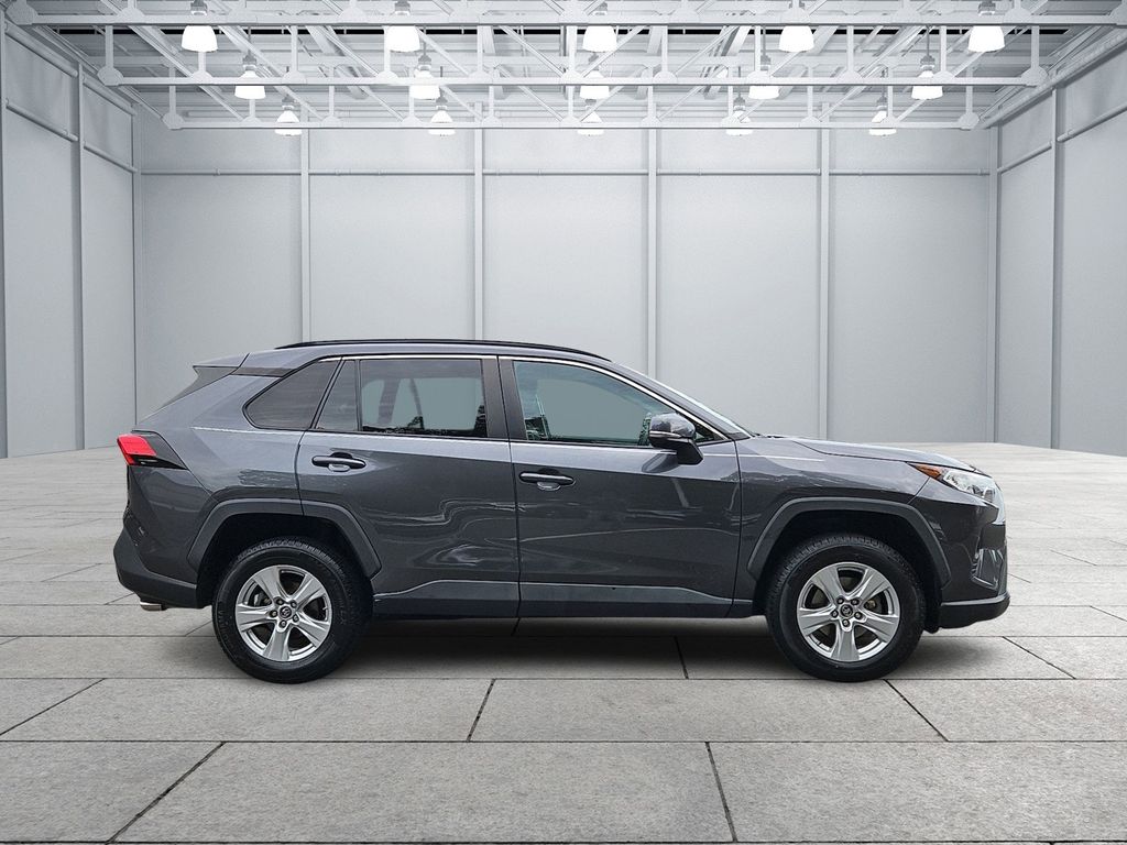 Thumbnail: 2019 Toyota RAV4 - 4
