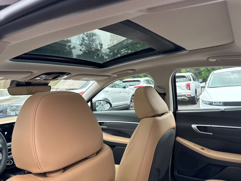 2025 Hyundai Sonata Hybrid Limited photo 13