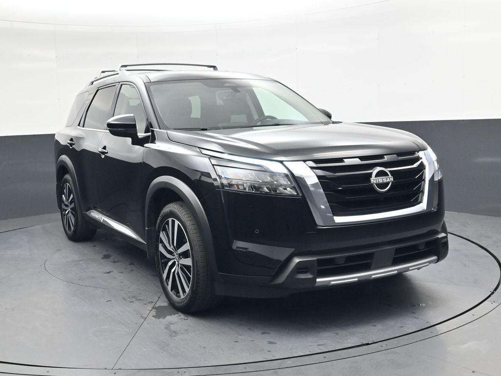 2025 Nissan Pathfinder Platinum FWD