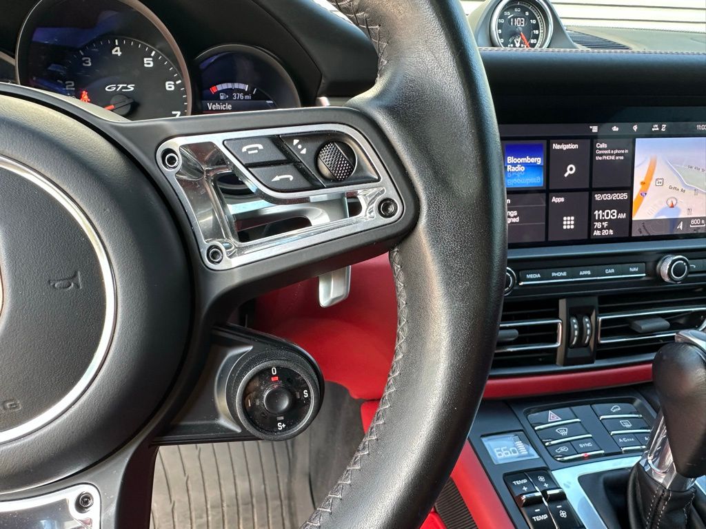 Thumbnail: 2020 Porsche Macan - 16