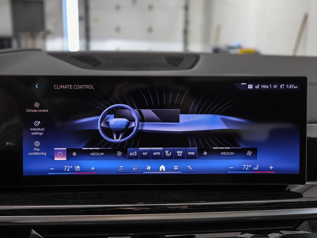 Thumbnail: 2026 BMW X5 - 18