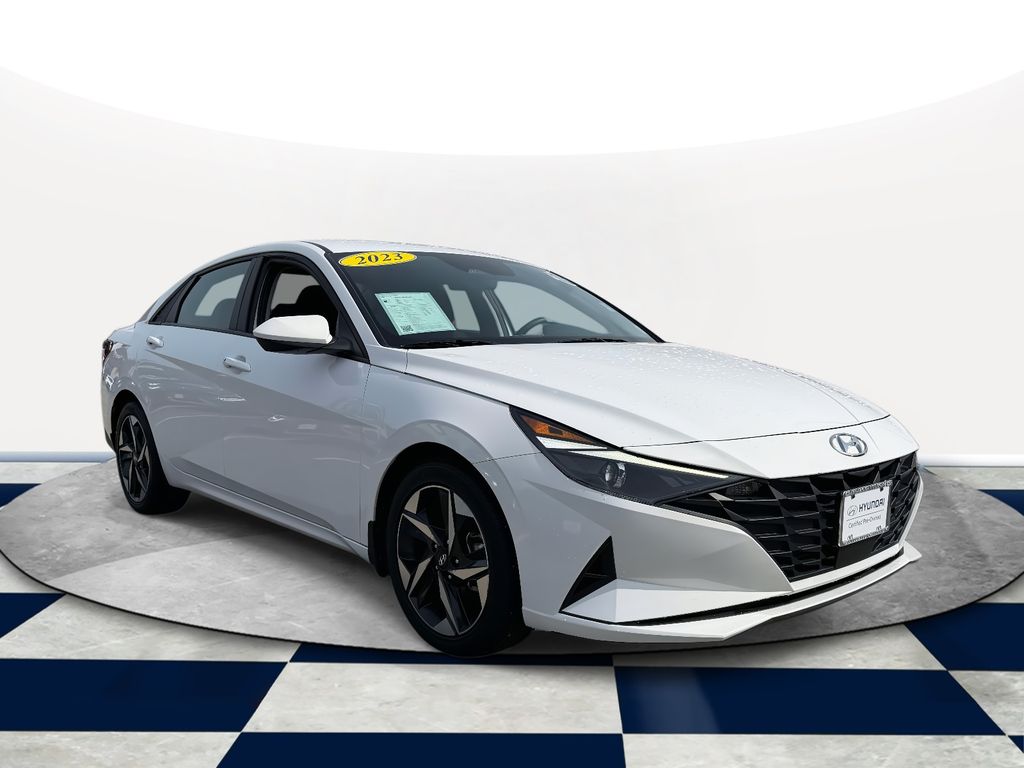 2023 Hyundai Elantra SEL FWD