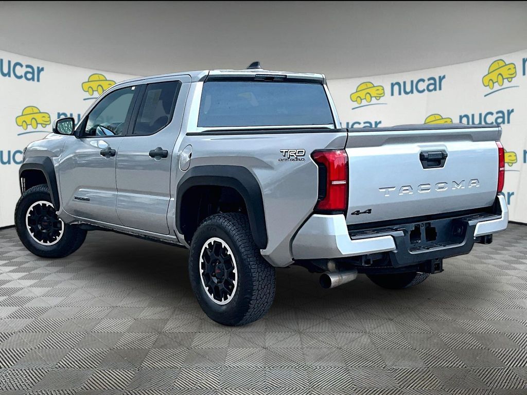 2024 Toyota Tacoma — photo 4