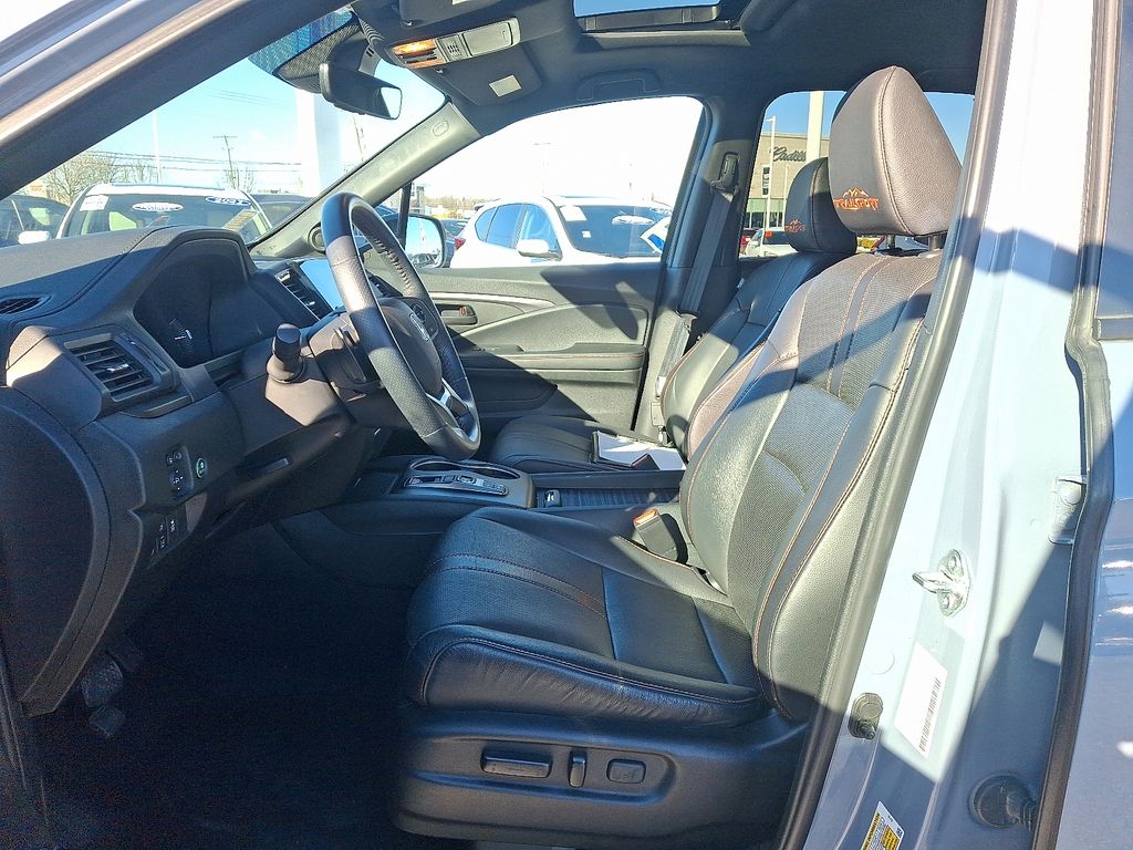 Thumbnail: 2023 Honda Passport - 14