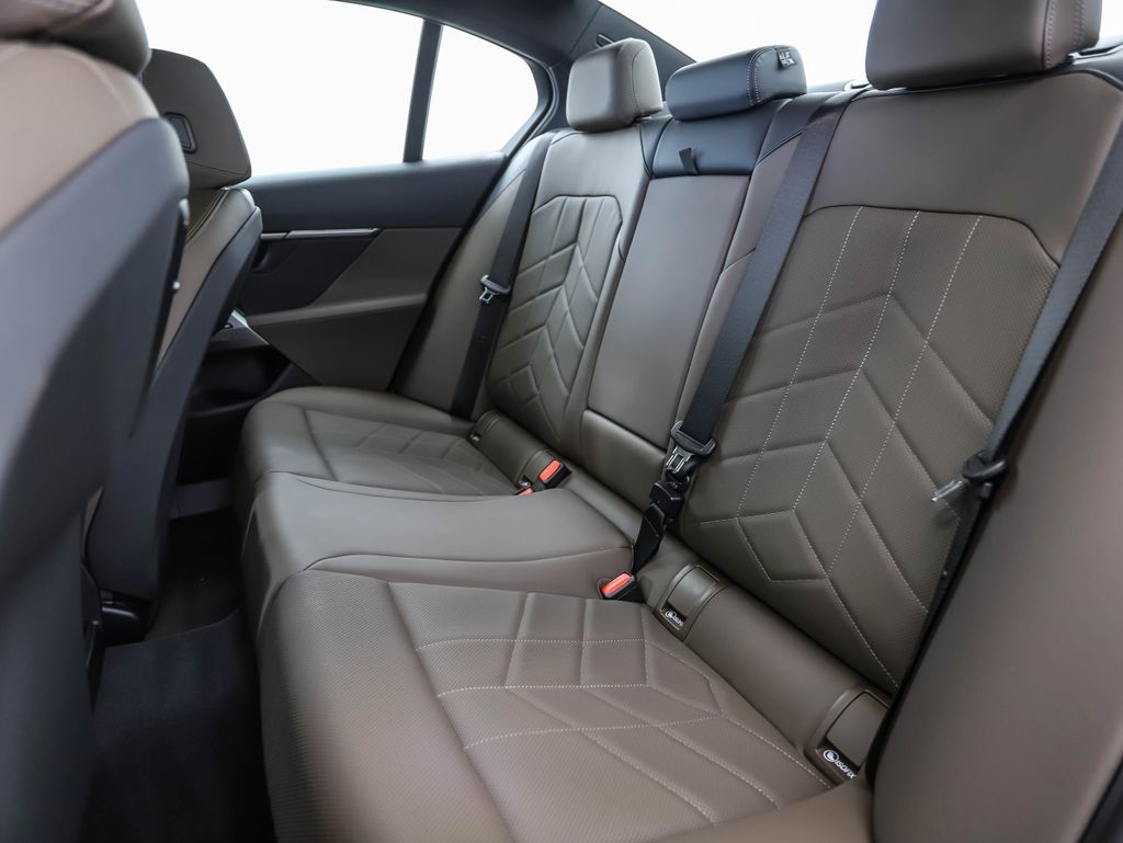 Thumbnail: 2026 BMW 5 Series - 22