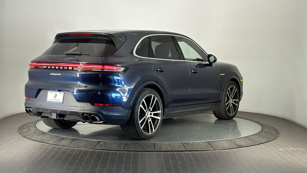 2024 Porsche Cayenne E-Hybrid 7