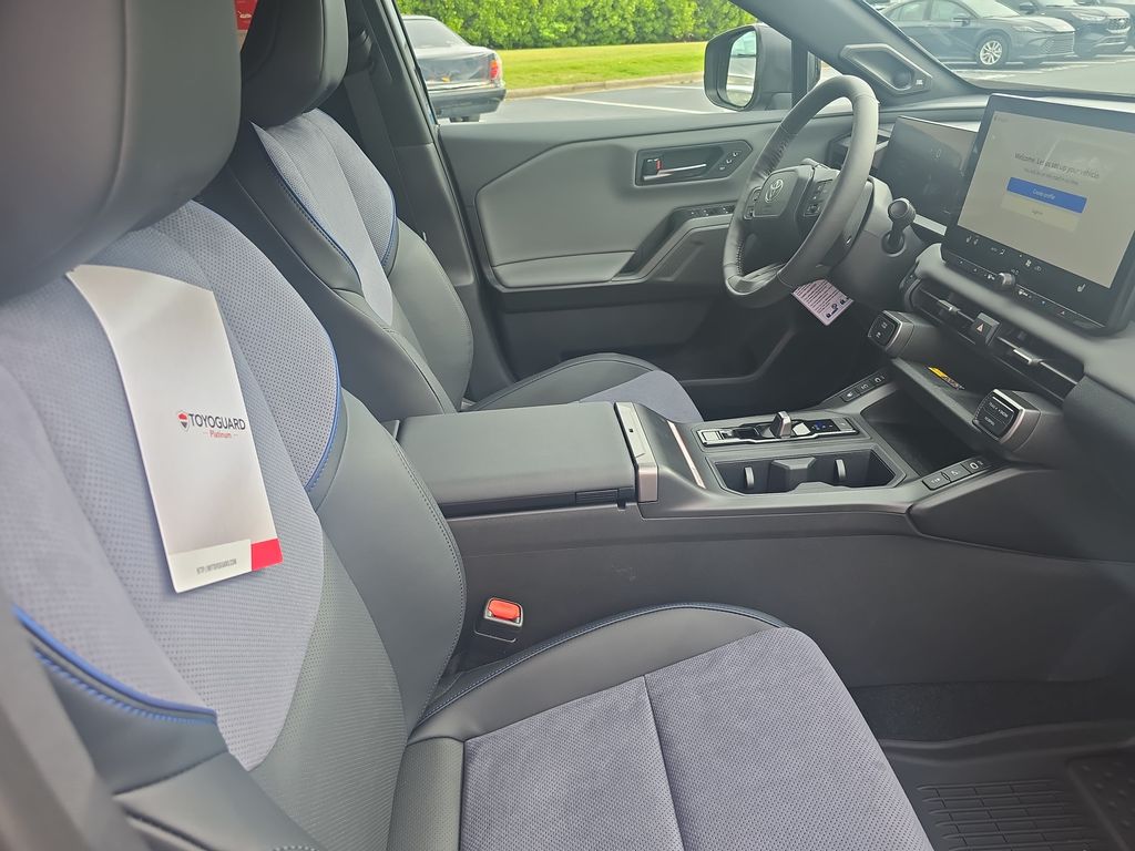 2026 Toyota RAV4 XSE - Photo 10