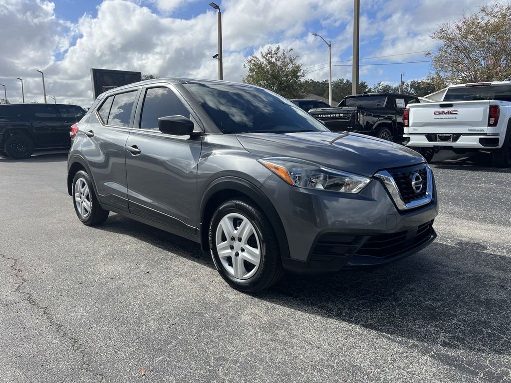 2020 Nissan Kicks S 2