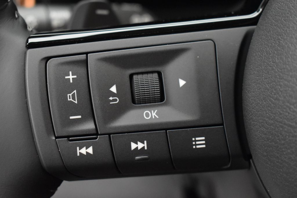 Thumbnail: 2025 Nissan Pathfinder - 21