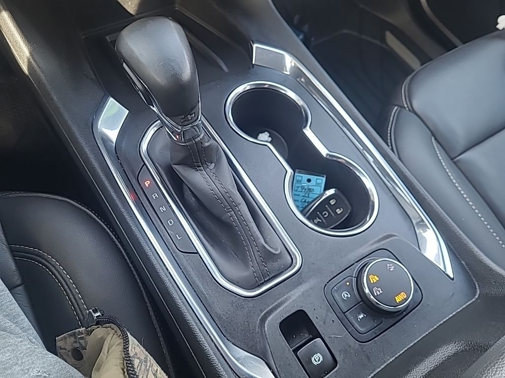 used 2023 Chevrolet Traverse car, priced at $32,811