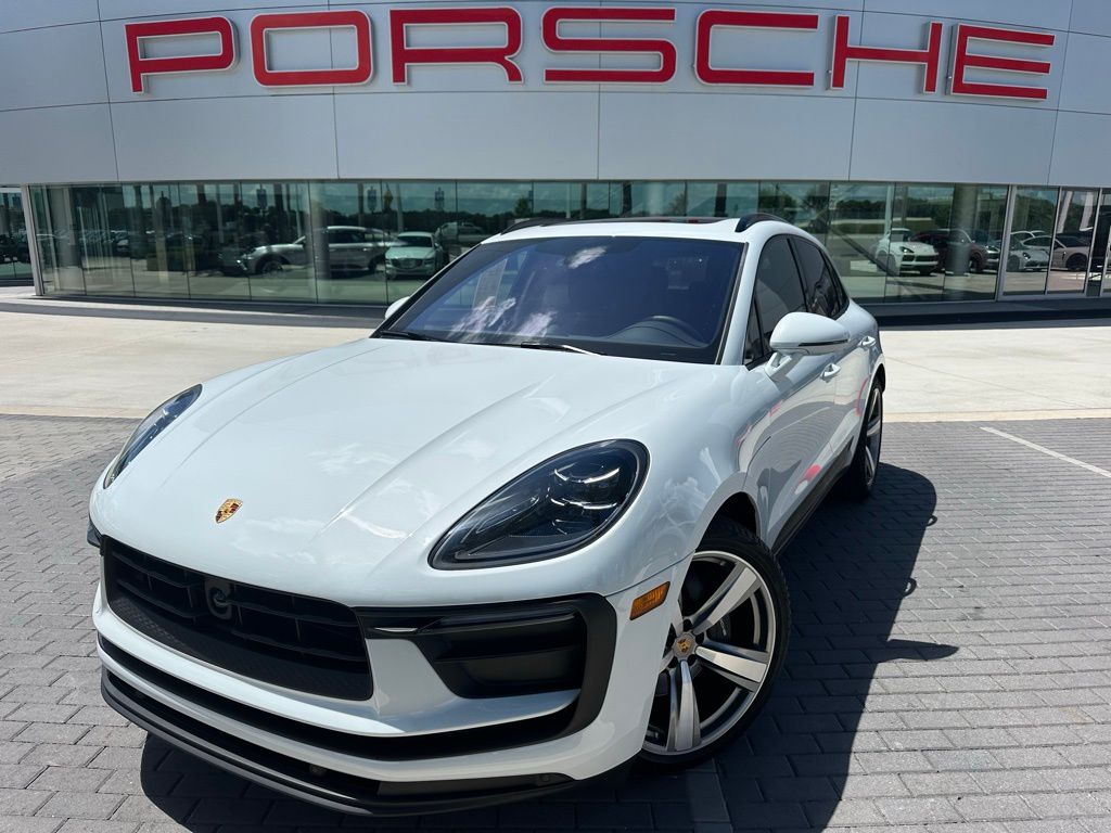 Thumbnail: 2025 Porsche Macan - 1