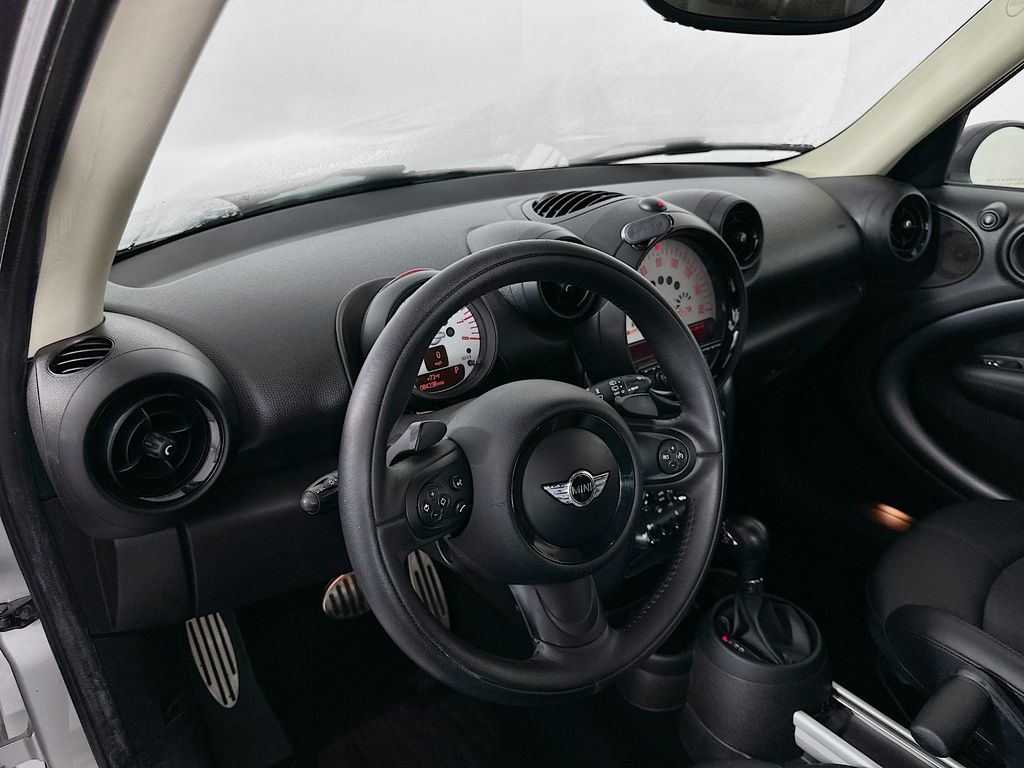 Thumbnail: 2013 MINI Cooper Countryman - 9