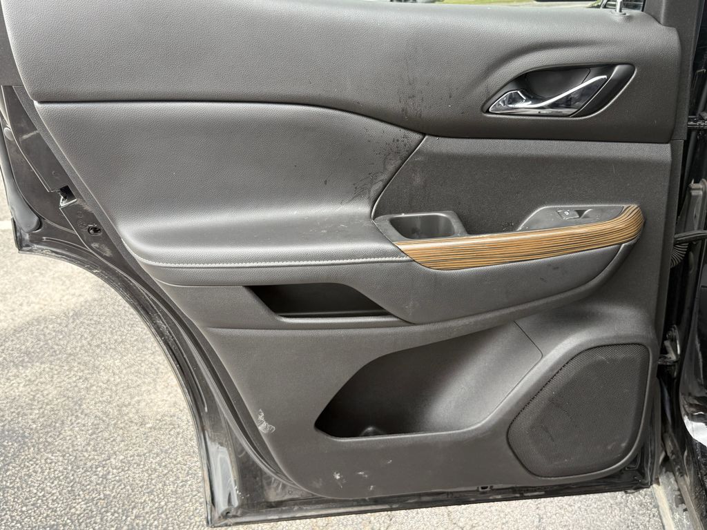 2021 GMC Acadia SLE Black at AutoSavvy Houston Southwest