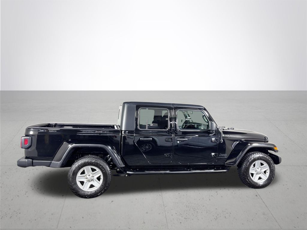 2022 Jeep Gladiator Sport