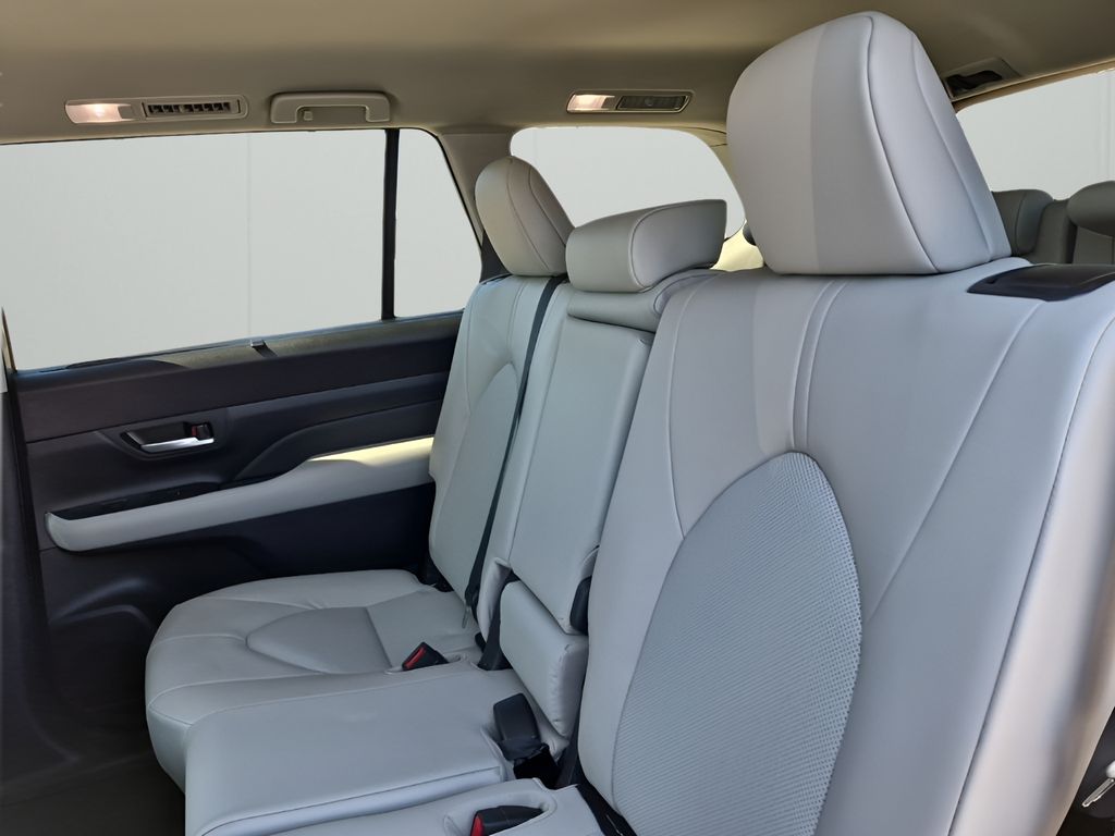 Used Car 2024 Toyota Grand Highlander  Xle For Sale Under $50,000 In Austin, Texas