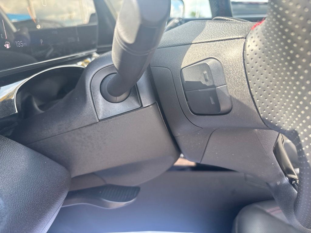 Used 2025 Chevrolet Trax SUV