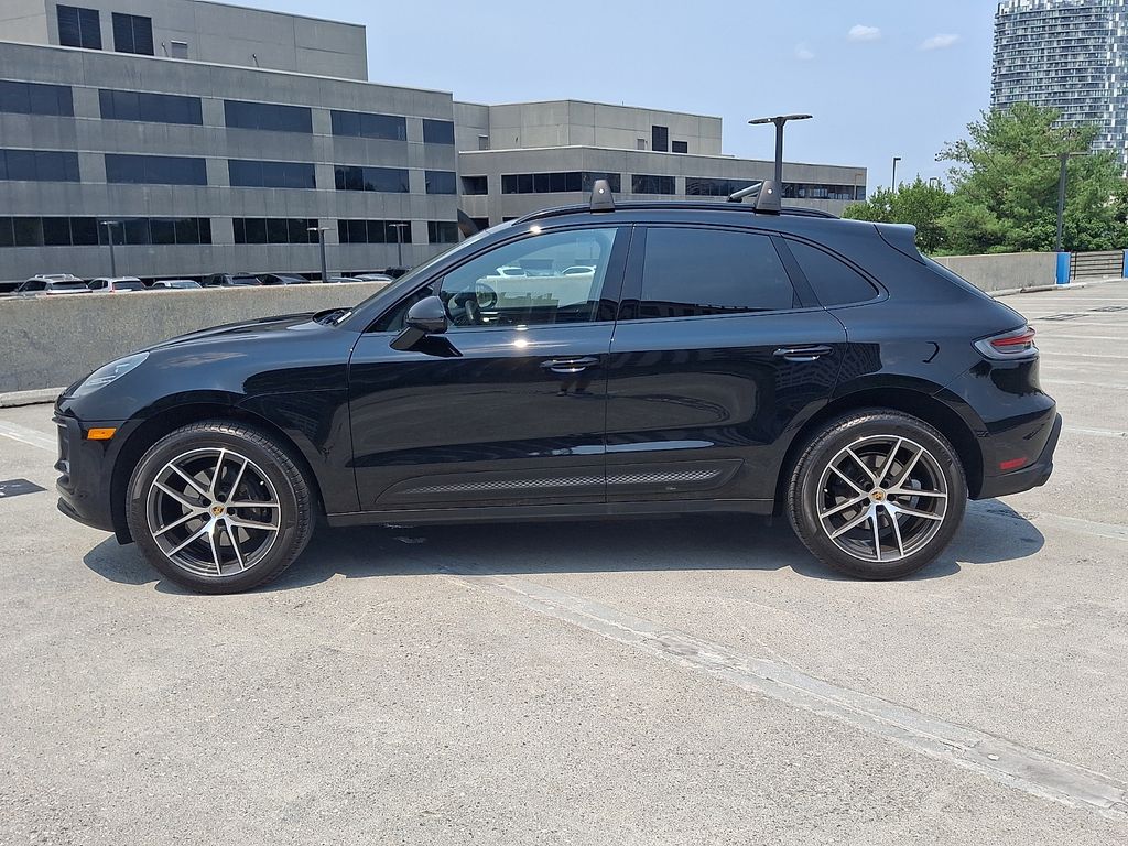 Thumbnail: 2026 Porsche Macan - 2