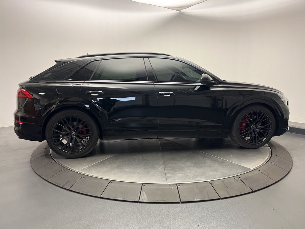 Thumbnail: 2024 Audi SQ8 - 6