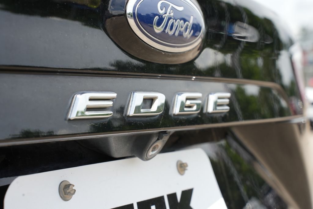 2021 Ford Edge SE Black at Bravo Nissan