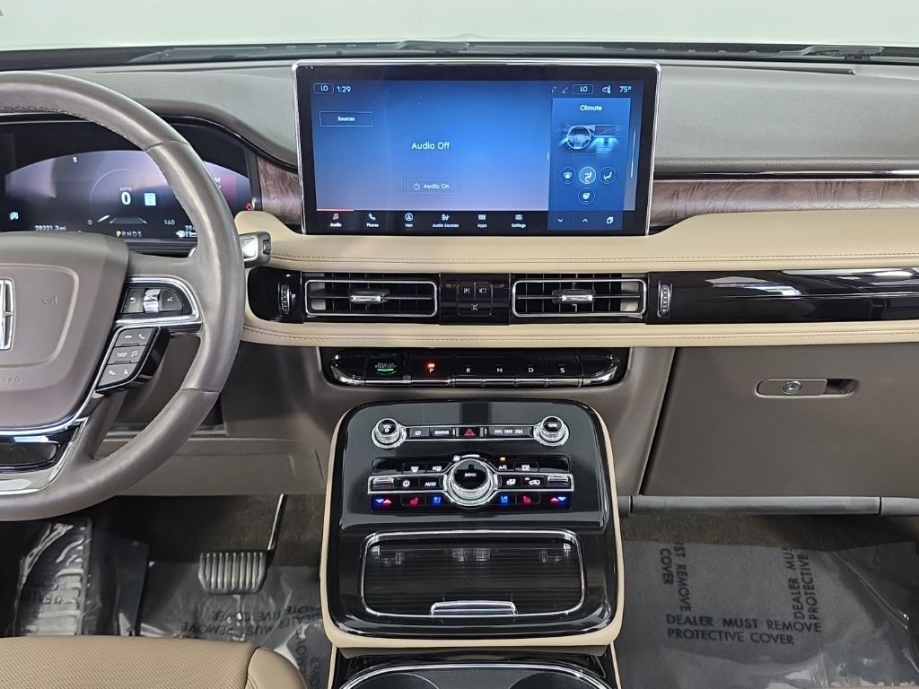 Thumbnail: 2022 Lincoln Nautilus - 26