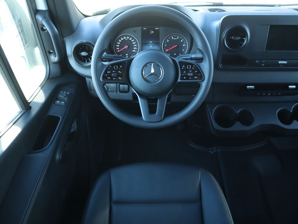 Thumbnail: 2023 Mercedes-Benz Sprinter - 10