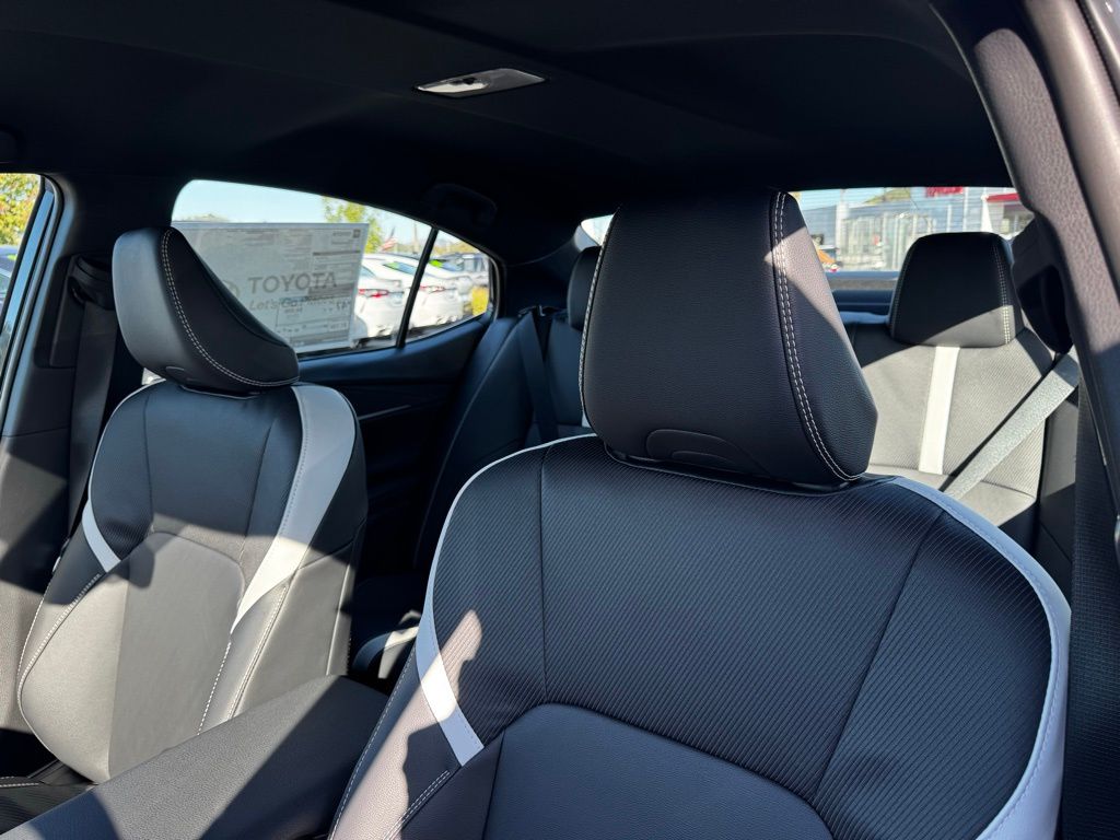 2025 Toyota Camry SE photo 15