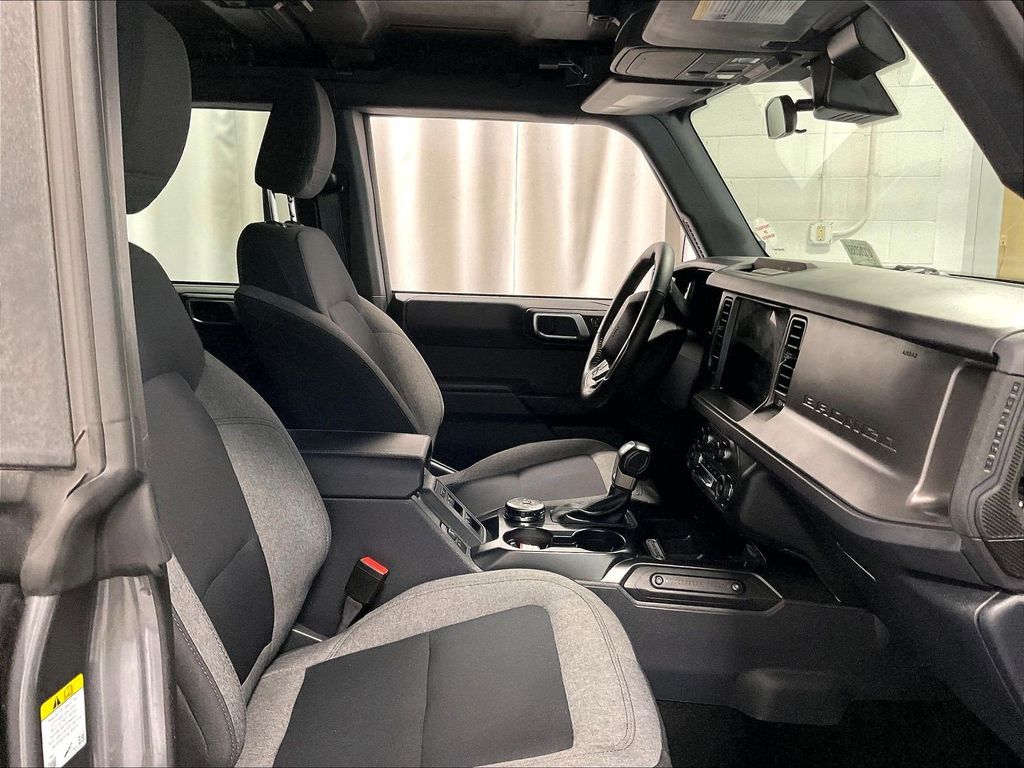 2025 Ford Bronco — photo 11