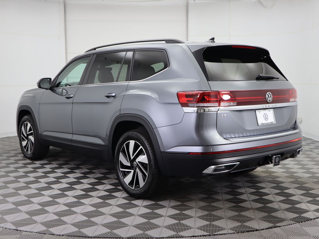 2024 Volkswagen Atlas SE 8