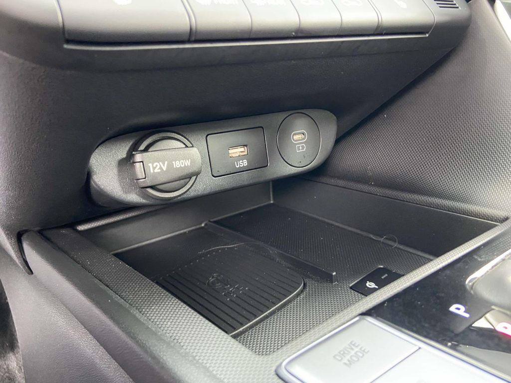 Used 2025 Black Hyundai Limited image 24