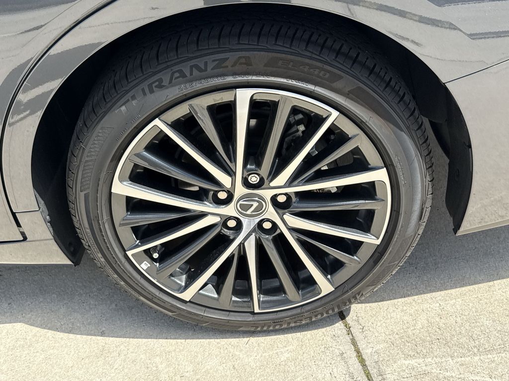 Thumbnail: 2025 Lexus ES - 31