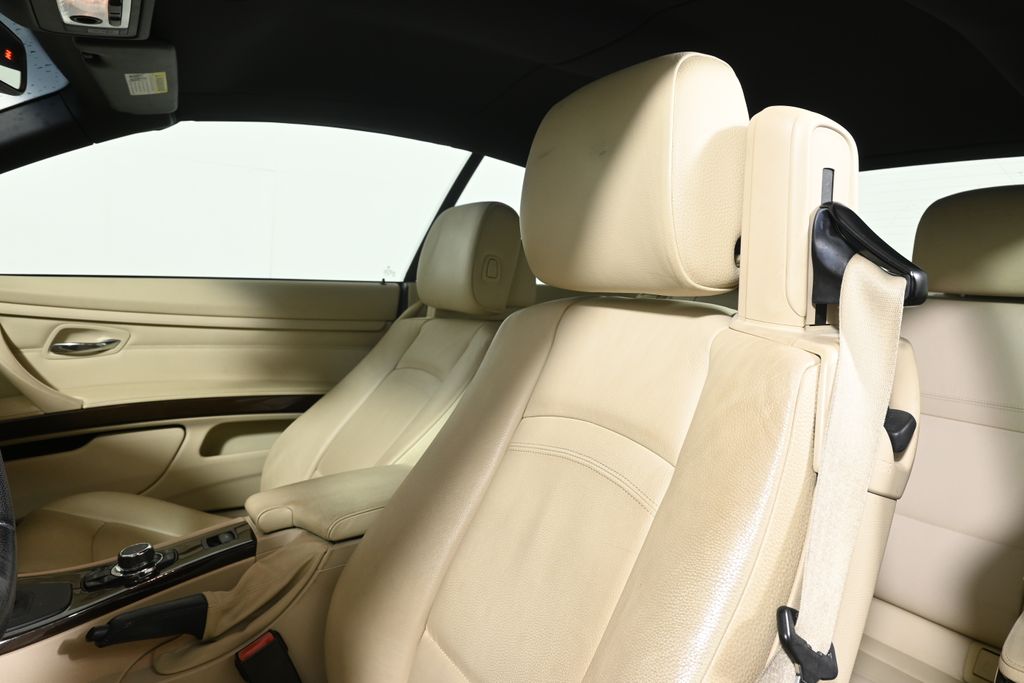 Thumbnail: 2010 BMW 3 Series - 5