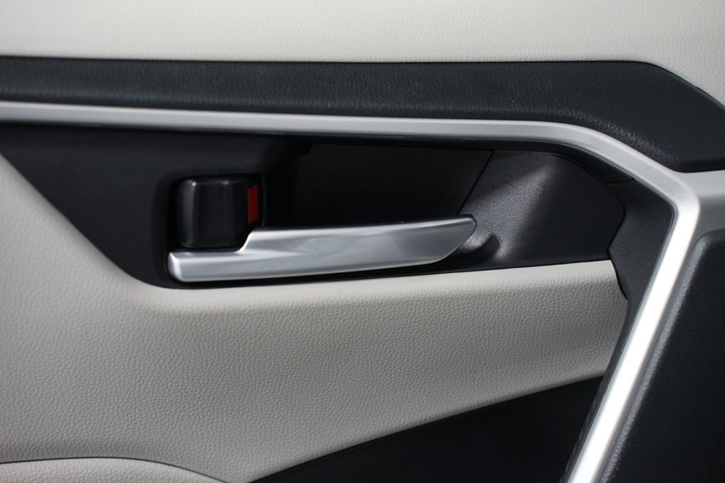 Thumbnail: 2024 Toyota RAV4 - 32