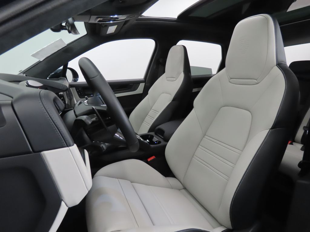 Thumbnail: 2026 Porsche Cayenne - 5