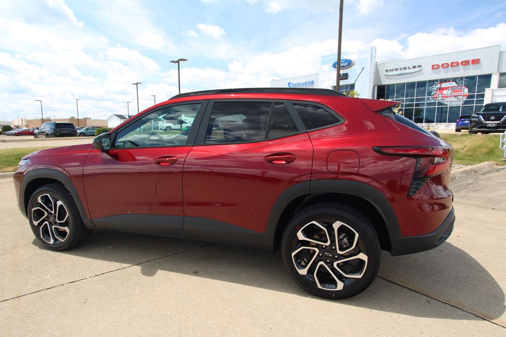 Used 2025 Chevrolet Trax SUV